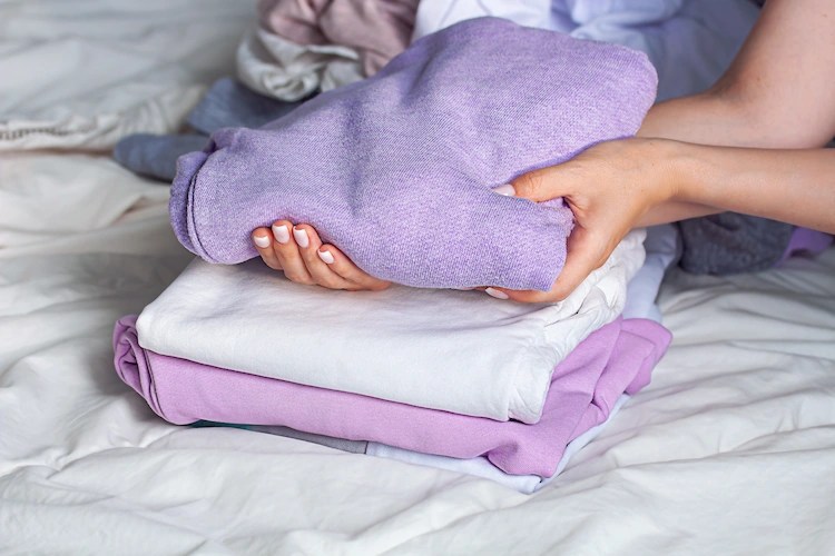 How to Remove Static from Clothes? Easy FoolProof Tricks!