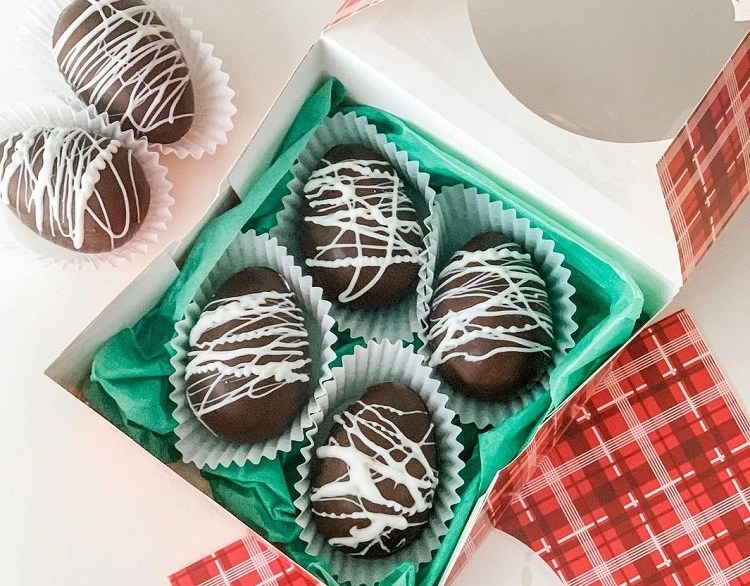 How to Make Hot Chocolate Bombs Without Mold? Super Easy Recipe