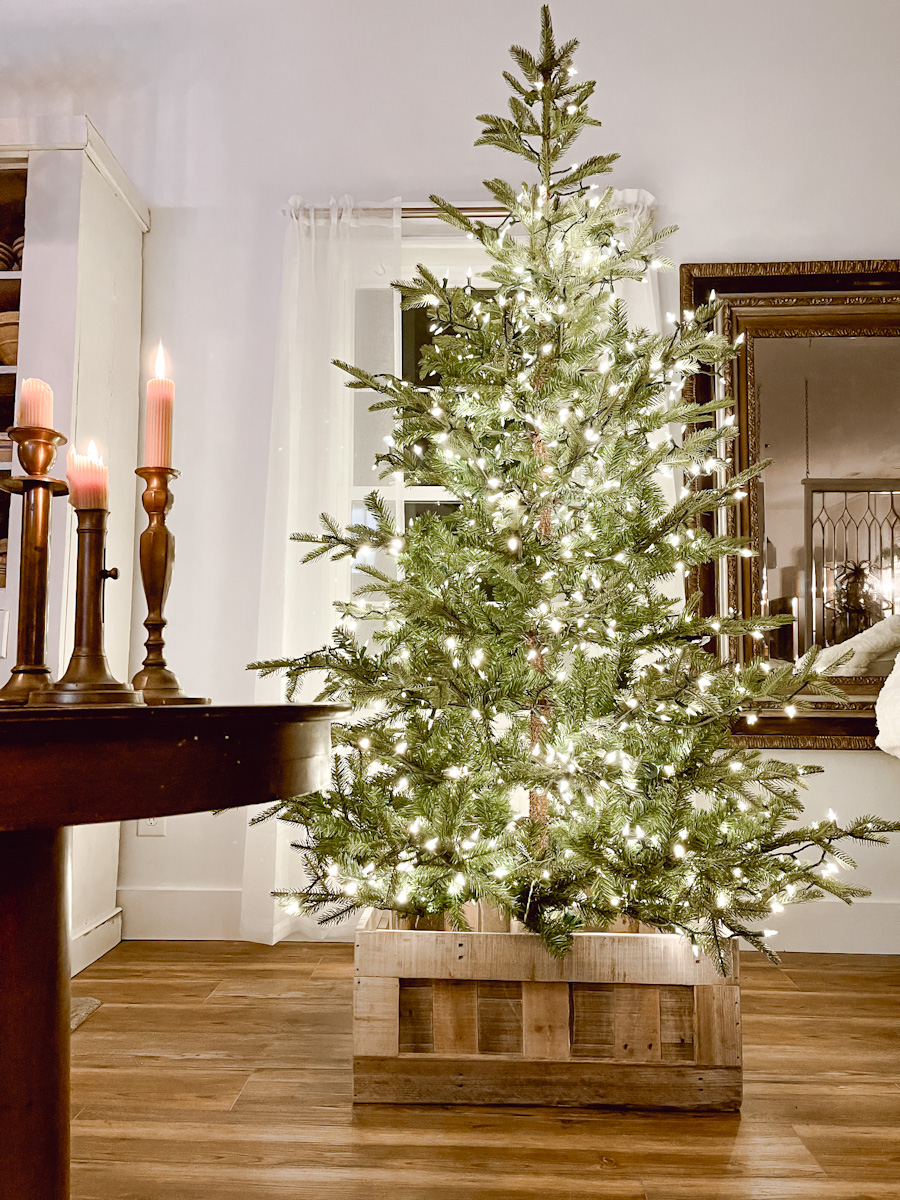 Trashed Tuesday Christmas Tree Collar made from a Pallet Deb and