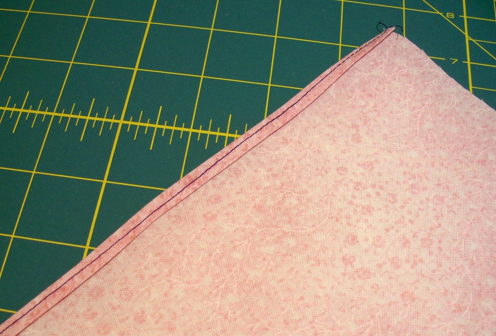 Debbie Grifka How to make a 4″ hanging sleeve