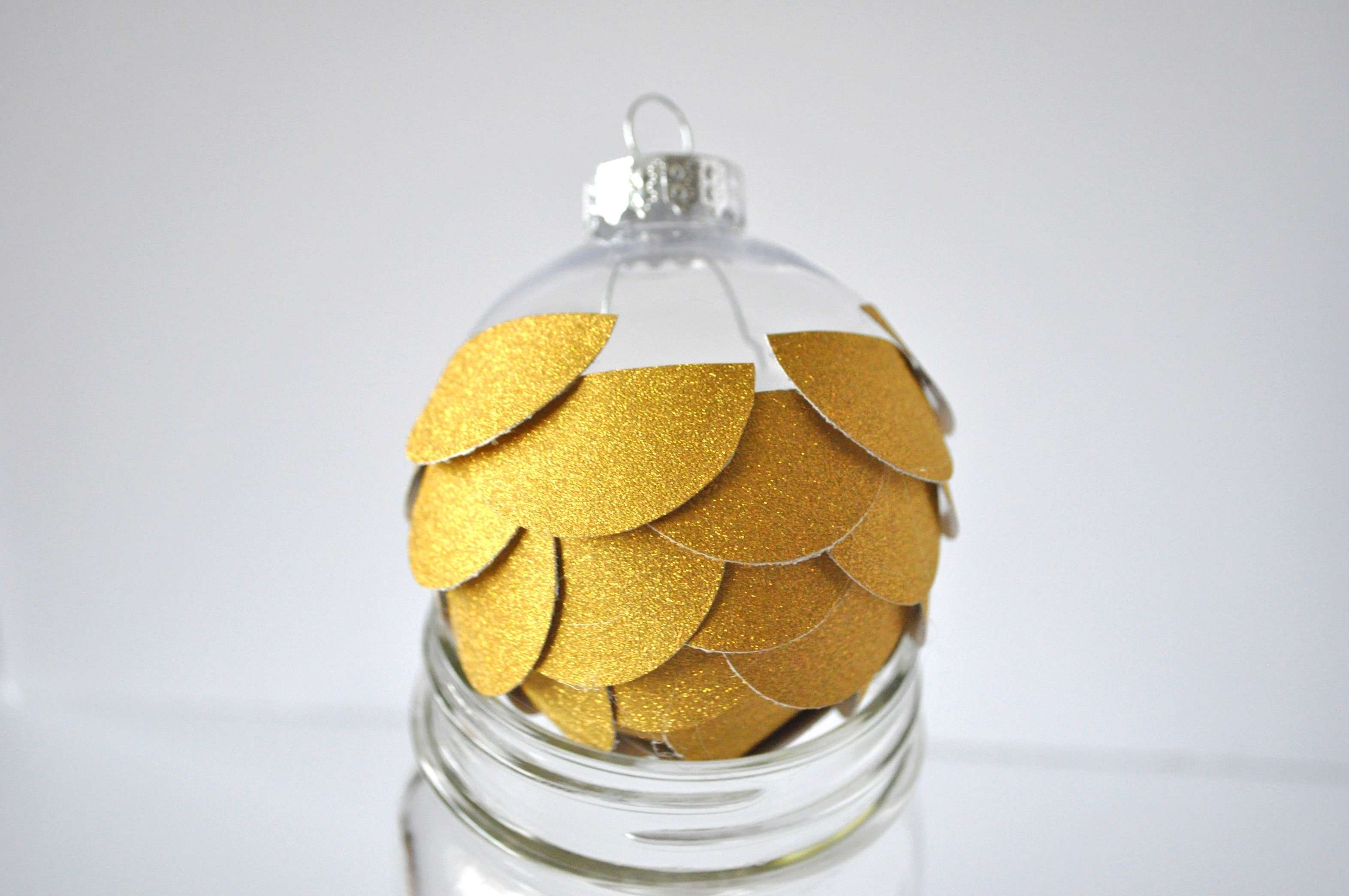 Scalloped Christmas Lights DIY Scalloped Christmas Ornaments — Debbie