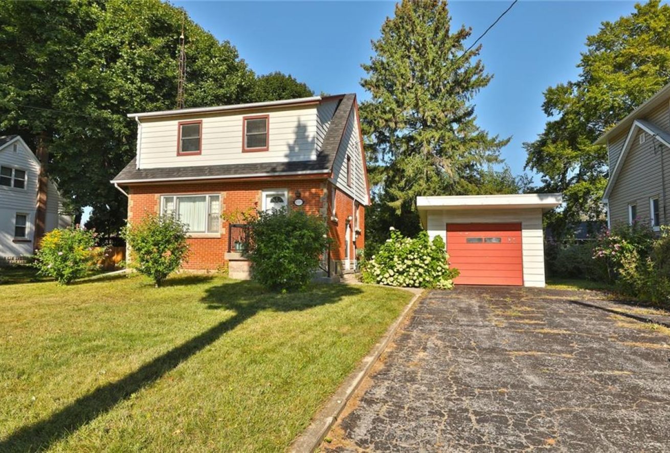 2317 Woodward Avenue, Burlington, Ontario Deborah Brown Oakville