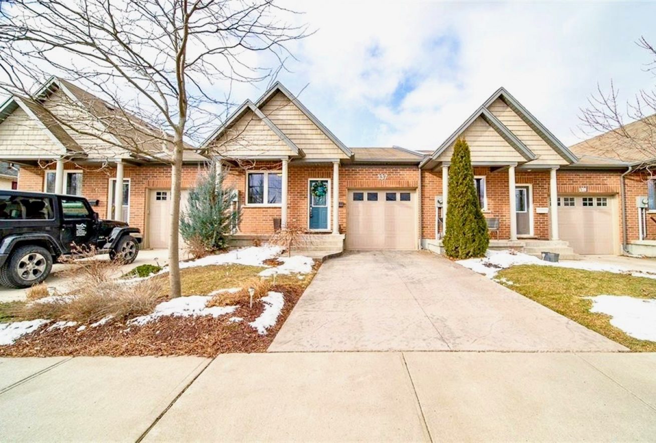 137 Moffatt Street, St. Catharines, Ontario Deborah Brown Oakville