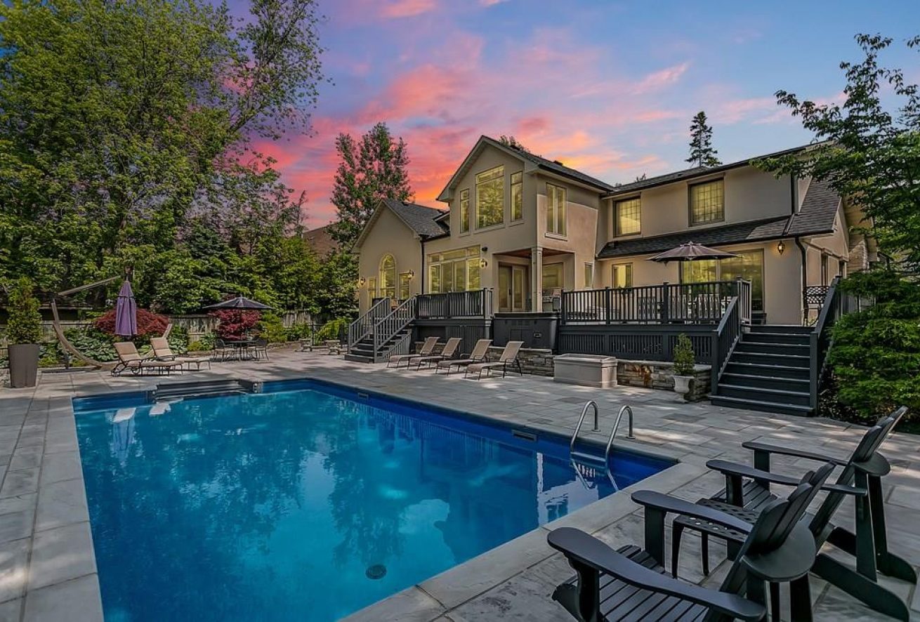 152 Elton Park, Oakville, Ontario Deborah Brown Oakville