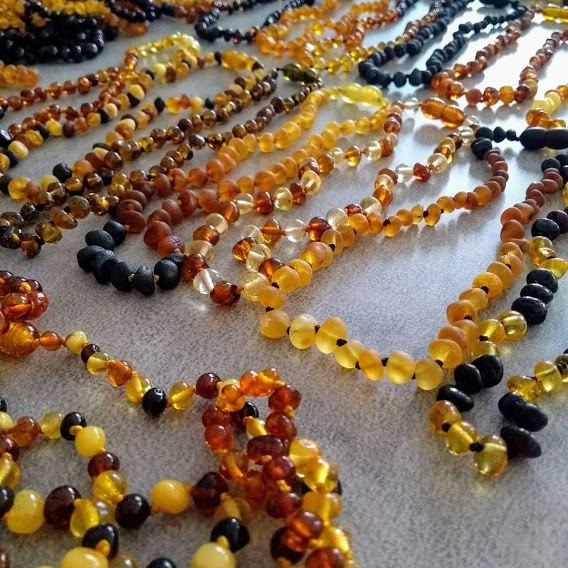Colar de âmbar benefícios para bebês, crianças e adultos