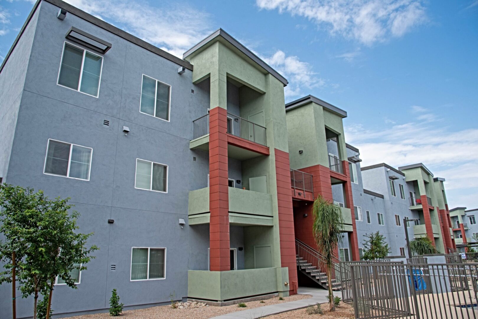 OASIS & HORIZON AT THE WELLS Decca Builders