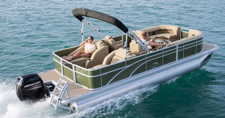 How Fast Can A Pontoon Boat Go (89 Real-Life Examples) – Decide Outside – Making Adventure Happen