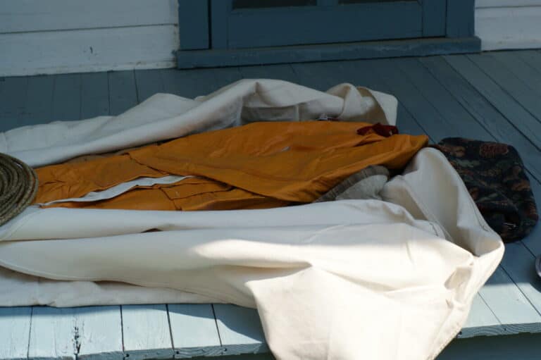 Why Use A Bedroll? A Quick Primer On The Pros of a Bedroll Decide