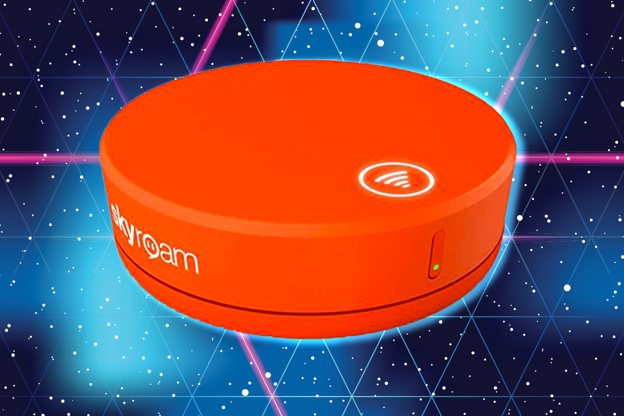 The Skyroam Solis Lite is the Portable WiFi Hotspot You Need This