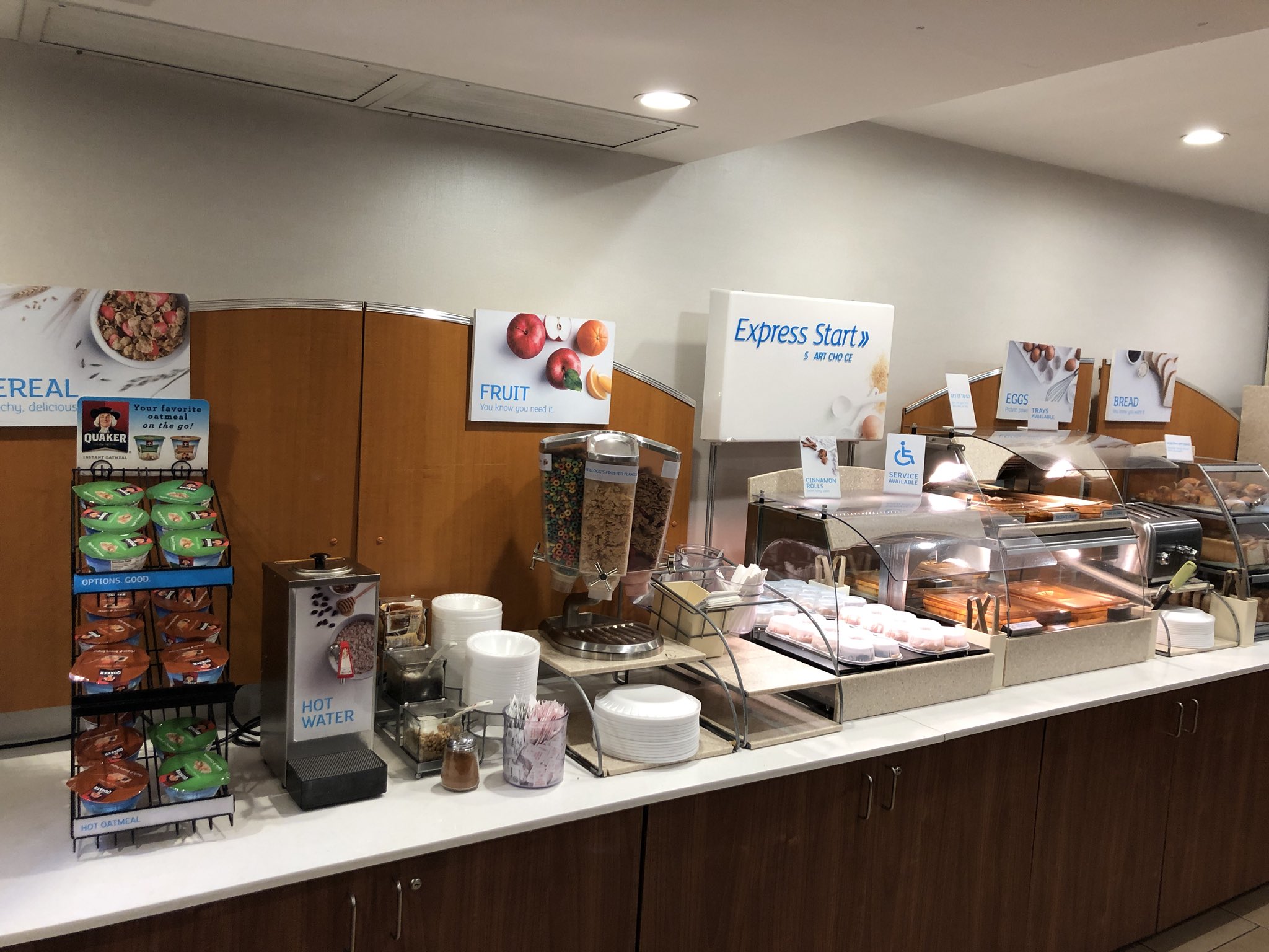 Desayuno en el Hotel Holiday Inn Express Brooklyn Decidilo