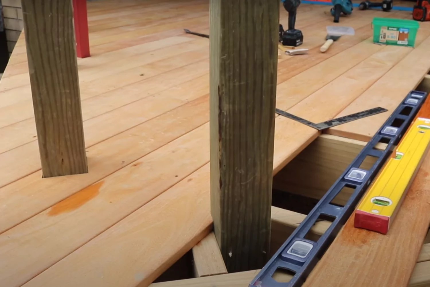 How to stagger deck boards By Larry Hog