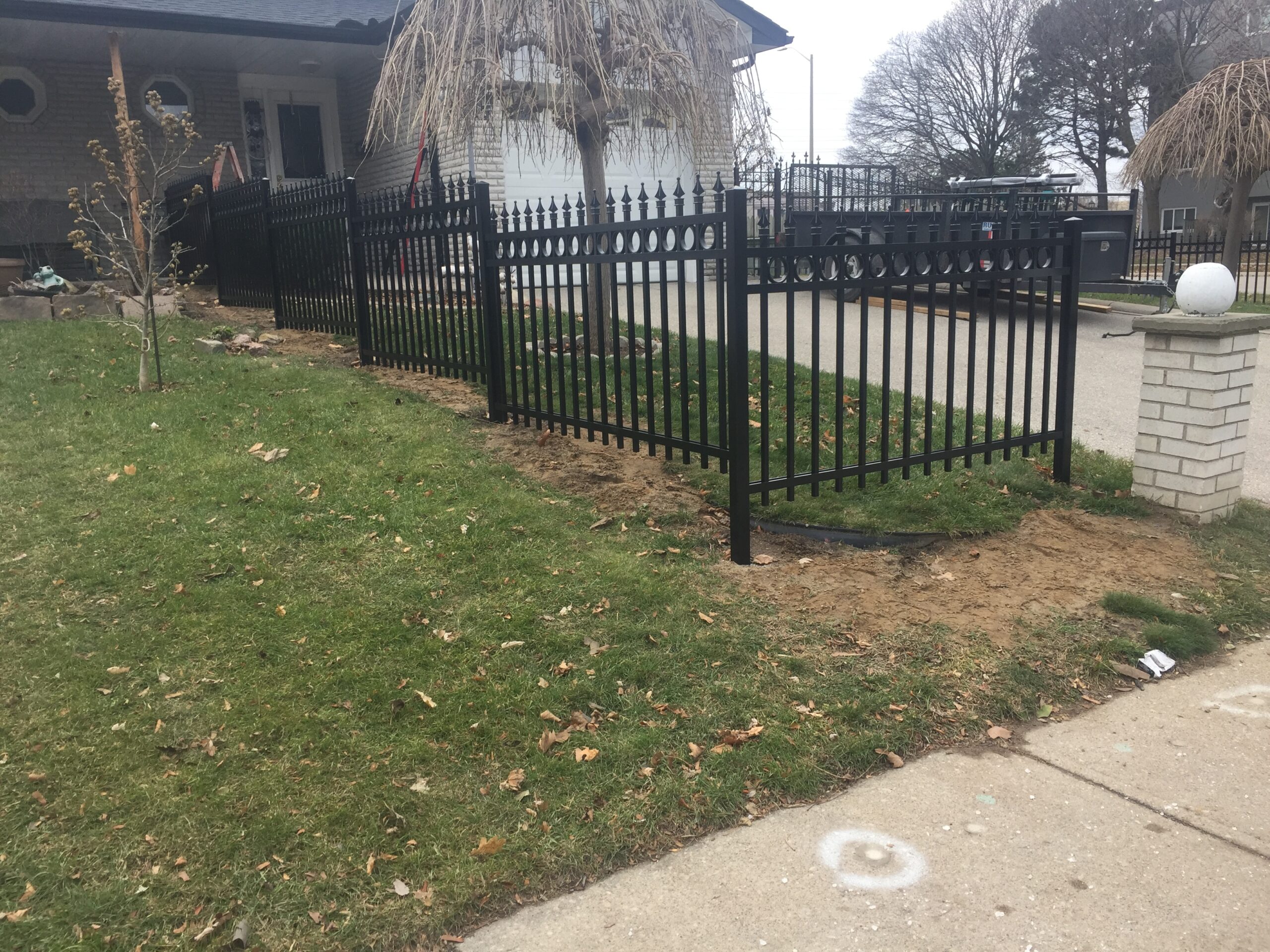 Metal Fences DECK MASTER INC.