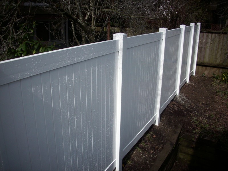 Vinyl privacy fence Deck Masters, LLC