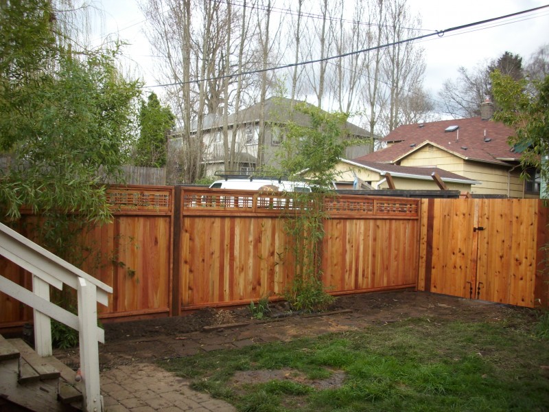 Portland fence builder Deck Masters, LLC