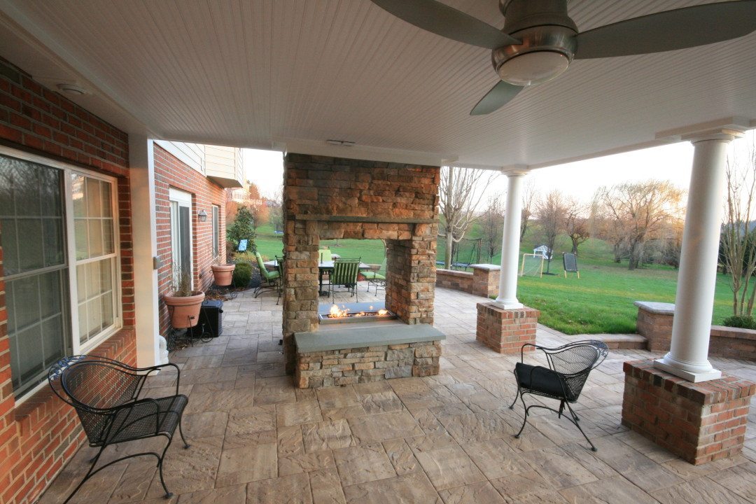Maryland Screen Porch and Deck Contractor Builds Screen porch with