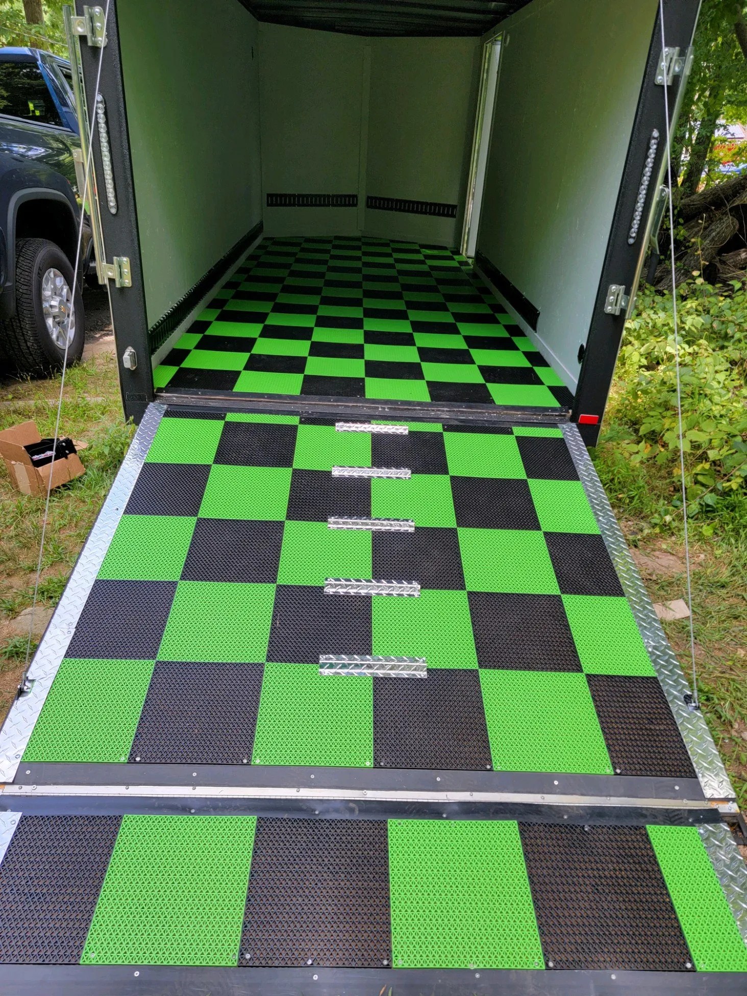 Photo Gallery DeckTred Durable and Versatile Trailer Flooring