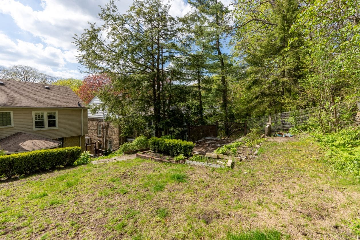 277 Glen Manor Drive E DeClute Real Estate