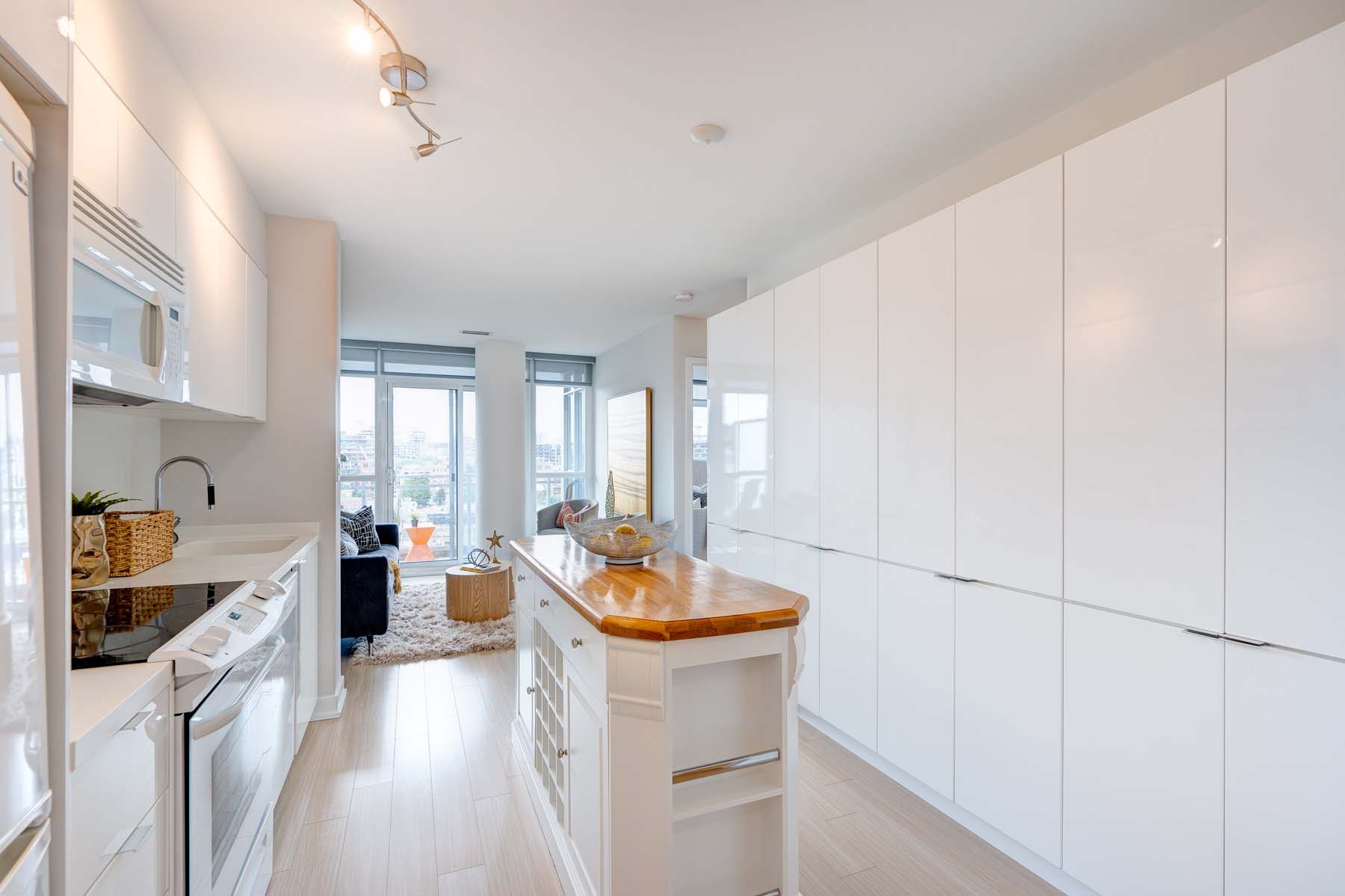 10 Capreol Court 1045 DeClute Real Estate