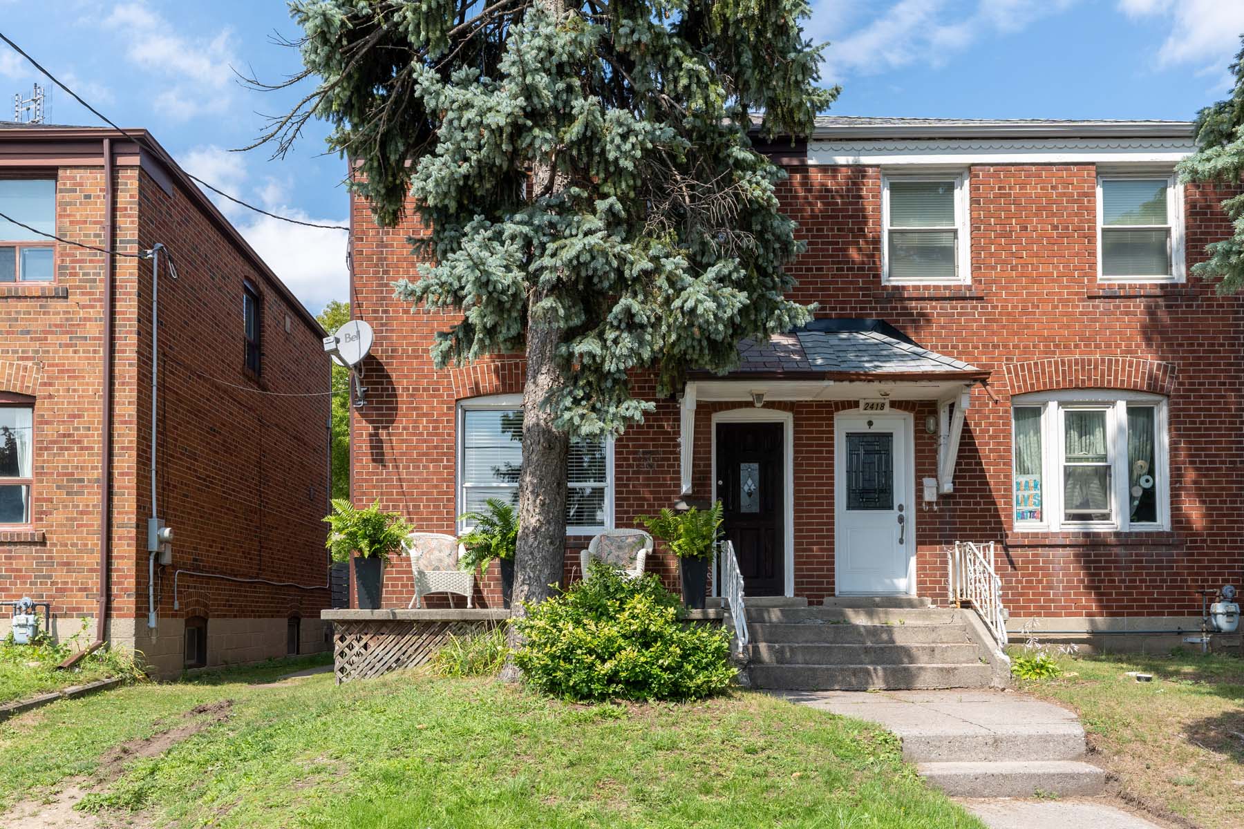 2416 Gerrard Street East DeClute Real Estate