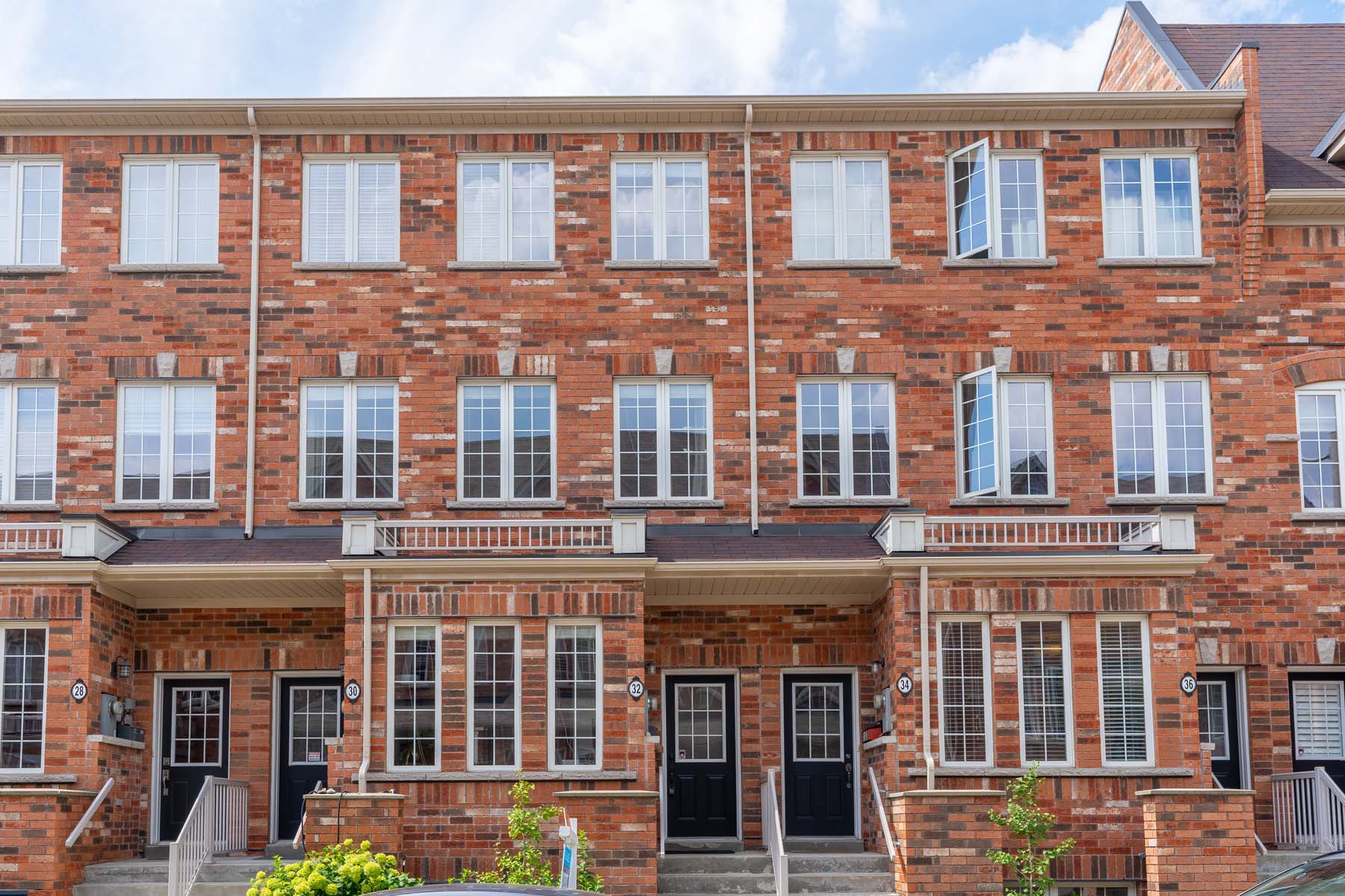 32 Philpott Gardens DeClute Real Estate