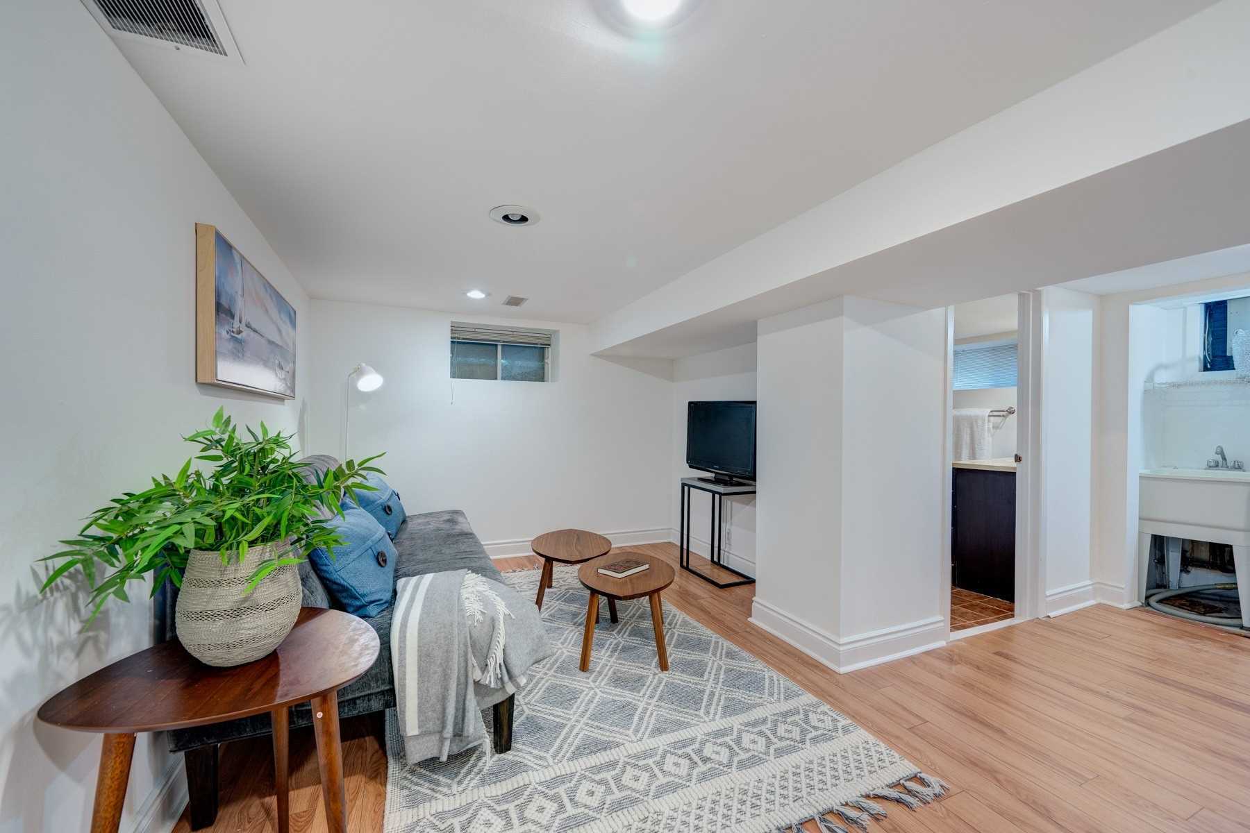 68 Cairns Avenue DeClute Real Estate