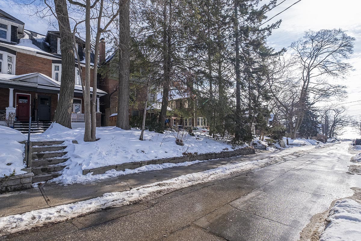 53 Silver Birch Avenue Lower Unit DeClute Real Estate