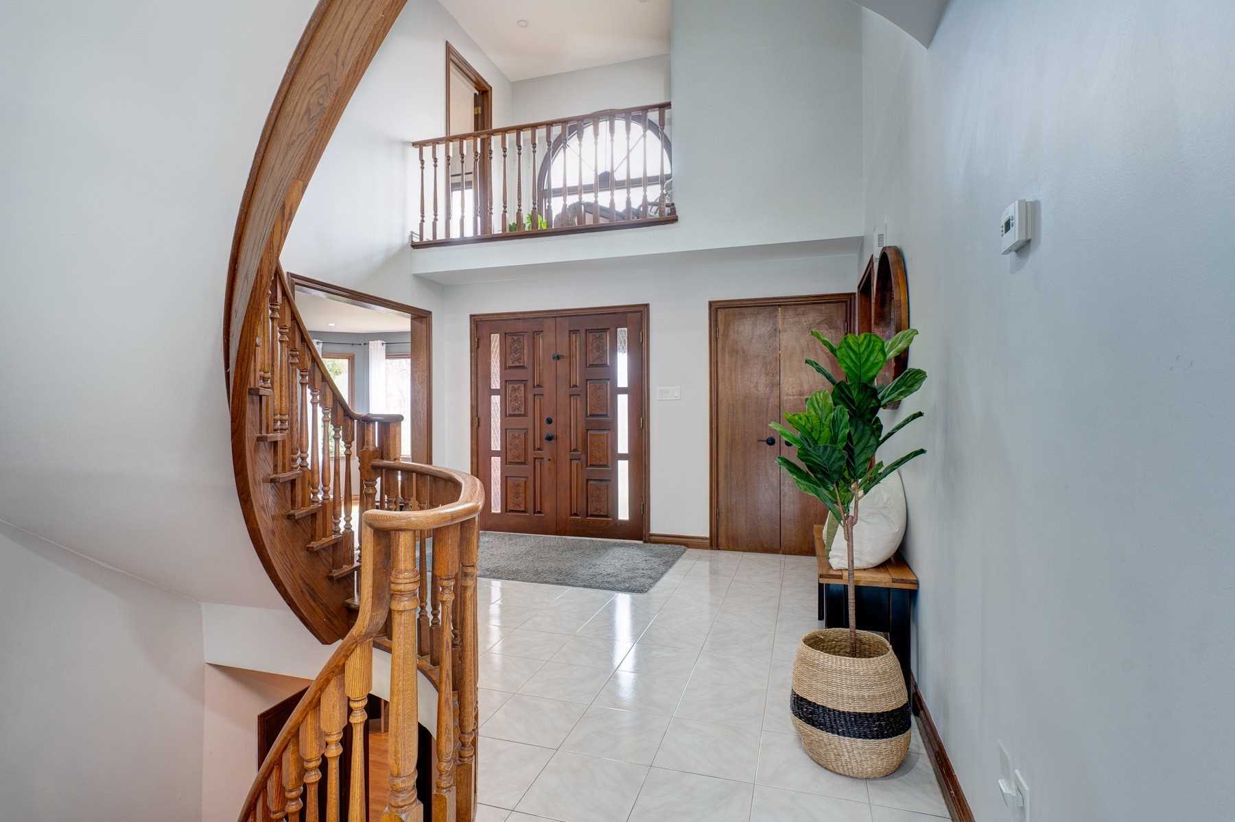 37 Cedarview Drive Amazing Family Home DeClute Real Estate