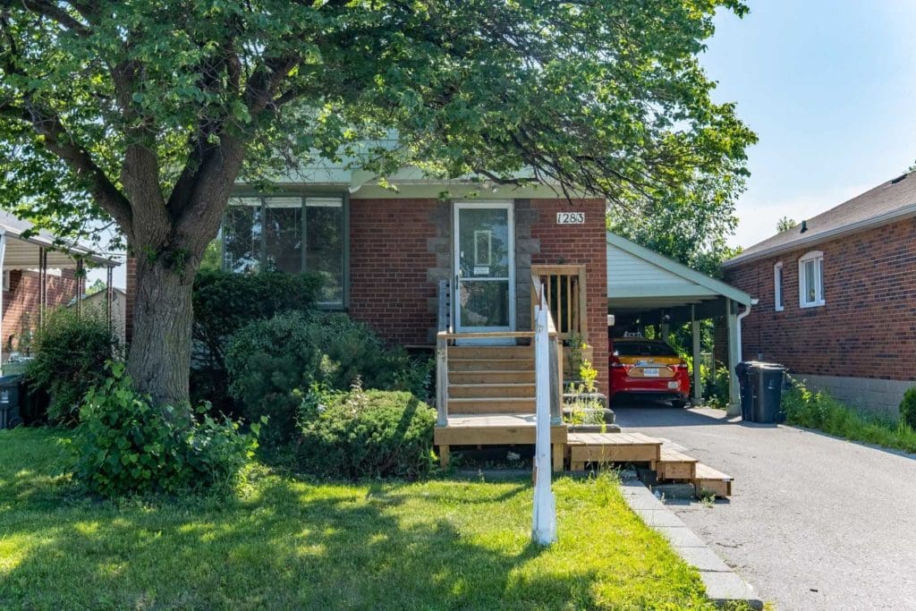 2301 Danforth Avenue 607 DeClute Real Estate