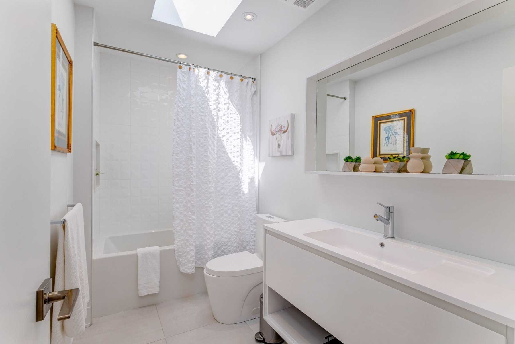 19A Linton Avenue Turnkey Executive Home DeClute Real Estate