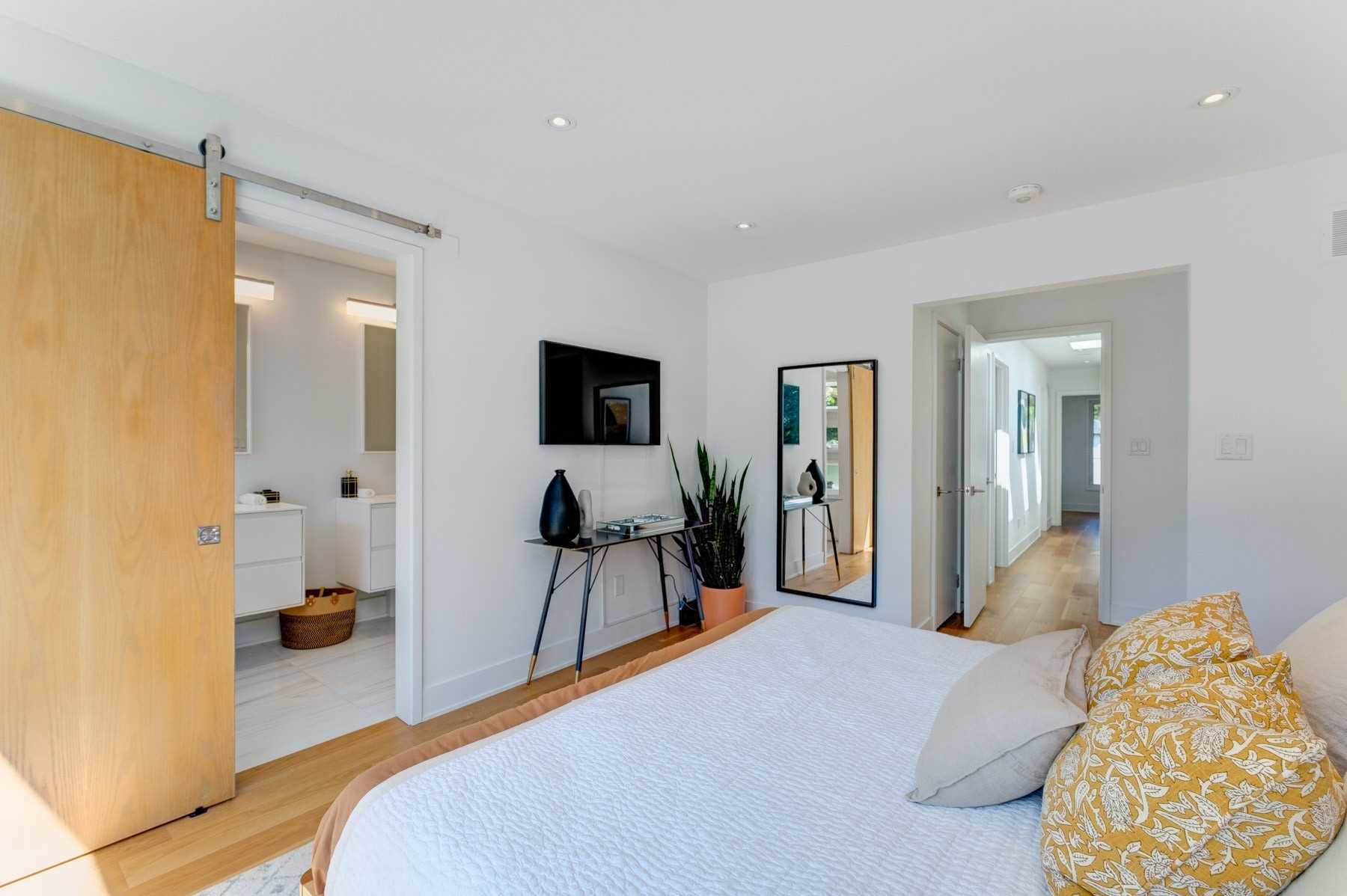 19A Linton Avenue Turnkey Executive Home DeClute Real Estate