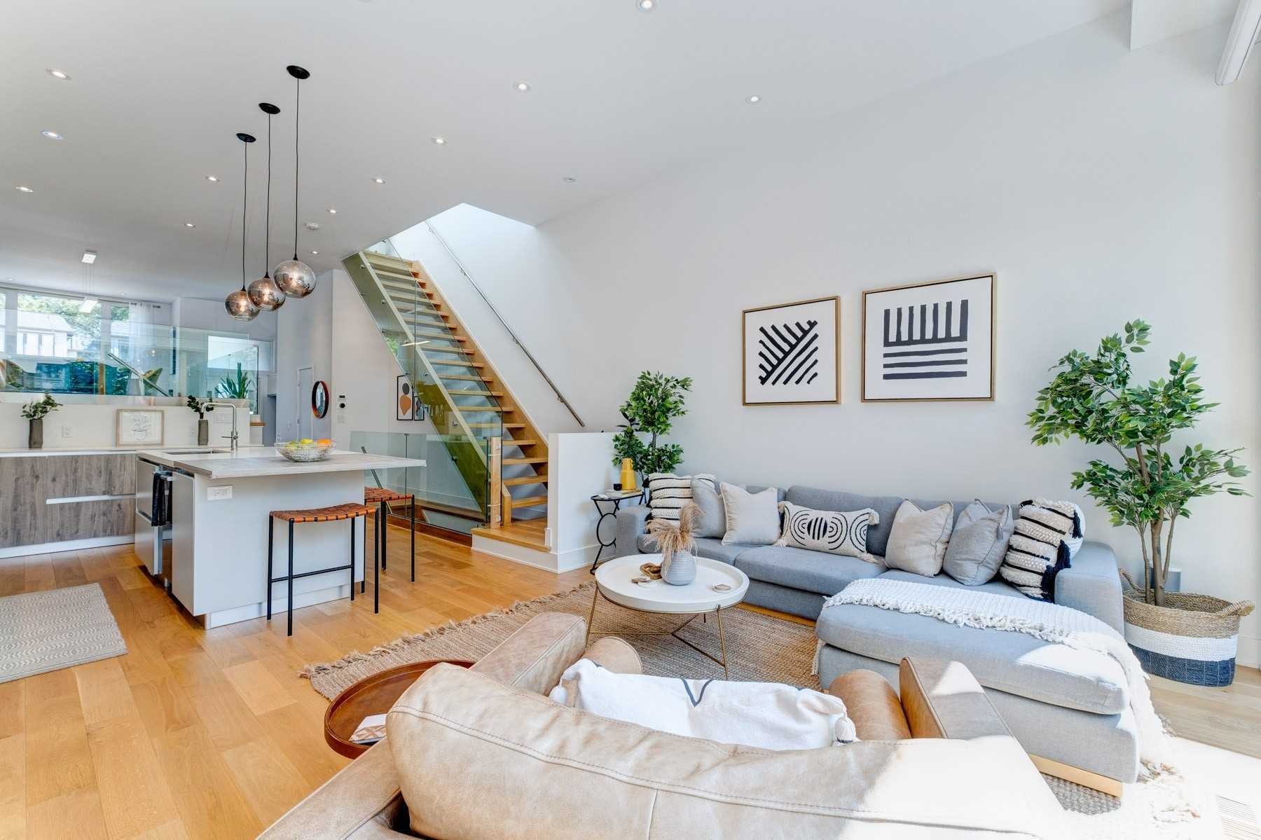 19A Linton Avenue Turnkey Executive Home DeClute Real Estate