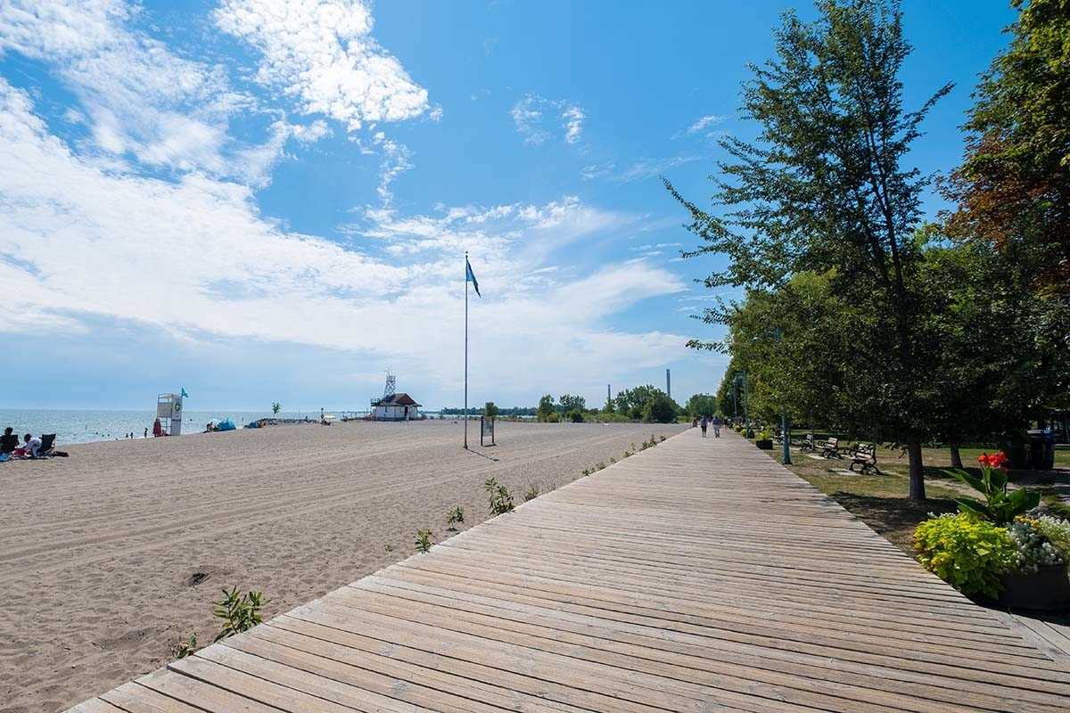 110 Hubbard Boulevard Third Floor DeClute Real Estate