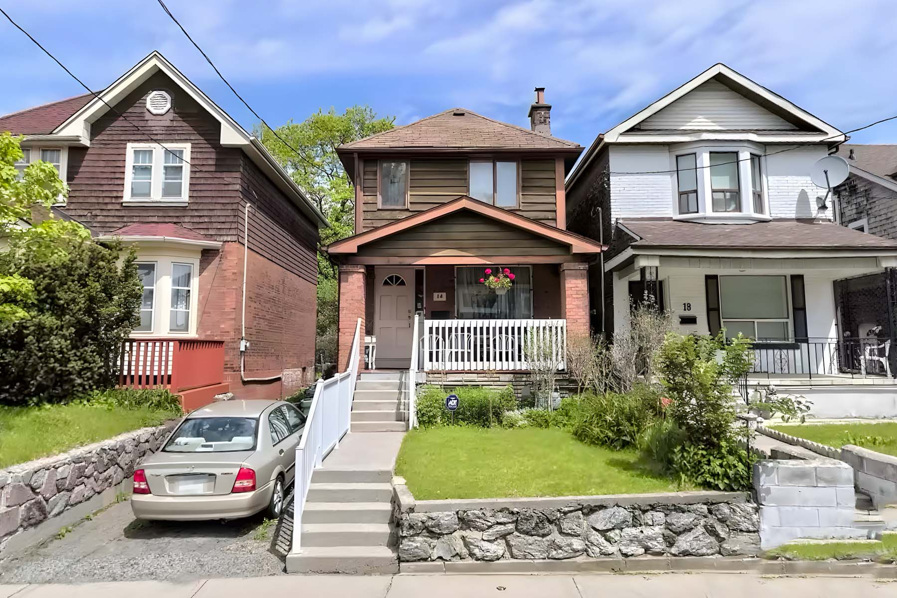 14 Harris Avenue Upper Unit DeClute Real Estate