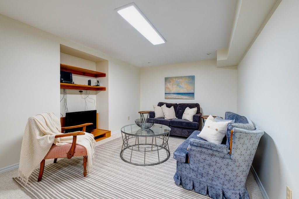 4 Pemberton Court DeClute Real Estate