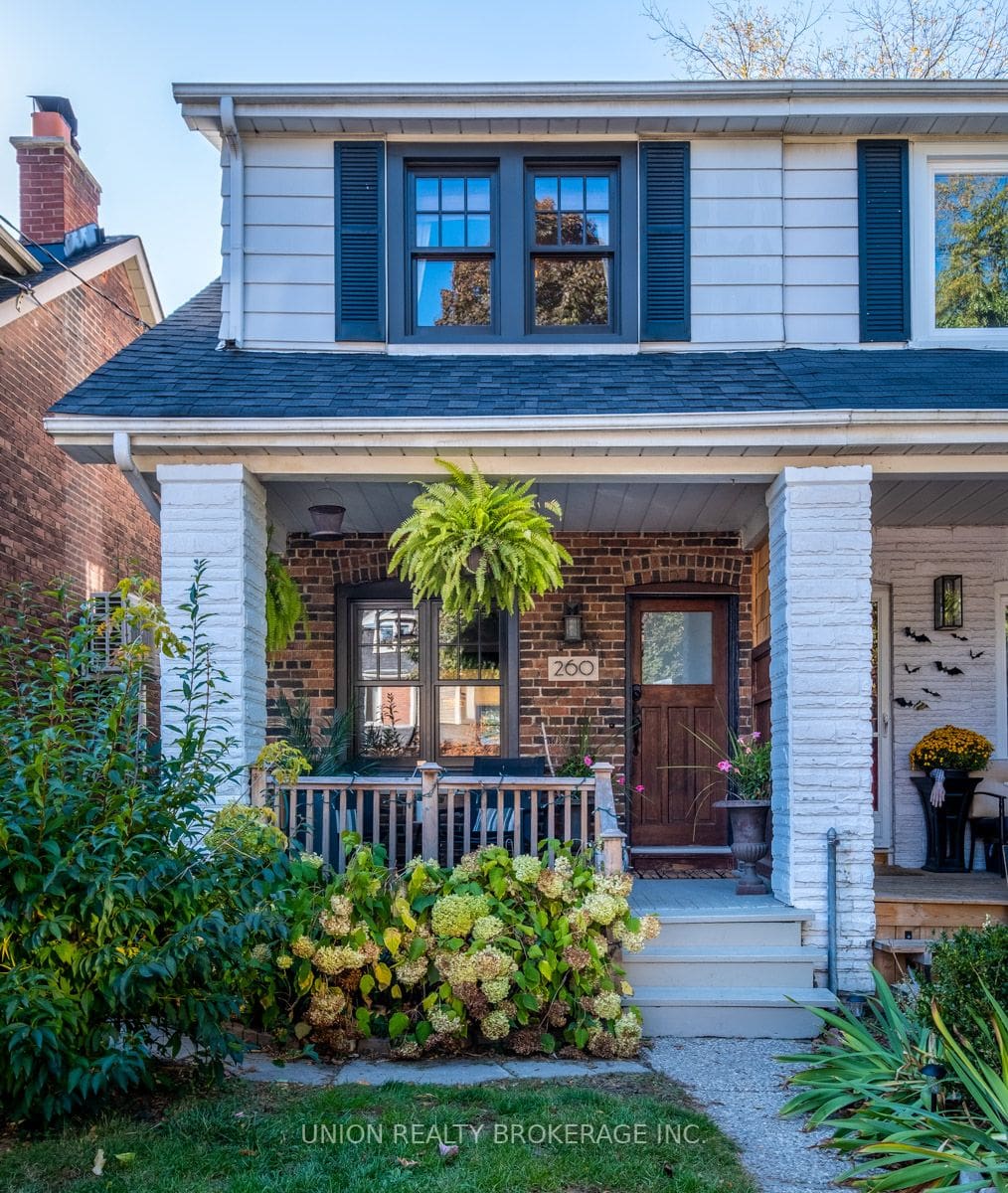 260 Silver Birch Avenue DeClute Real Estate