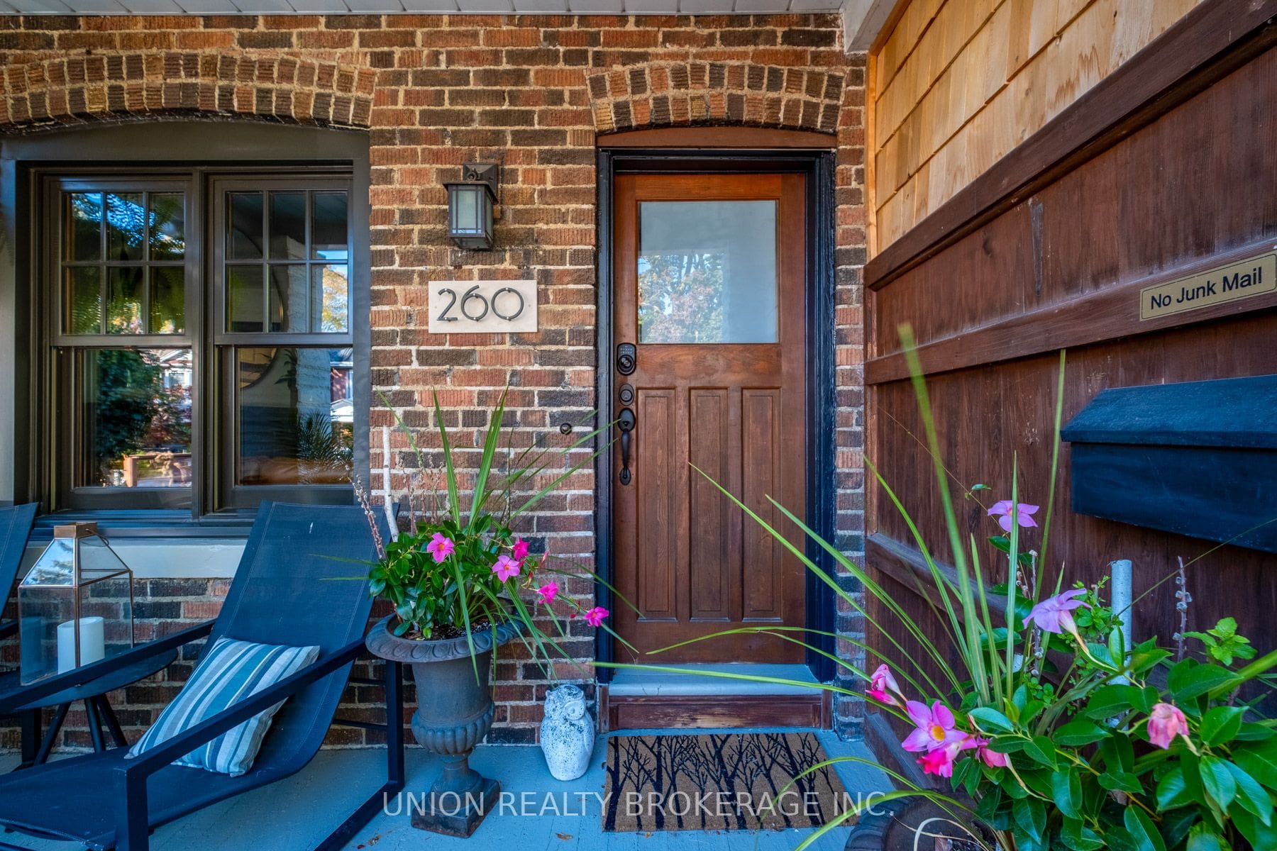 260 Silver Birch Avenue DeClute Real Estate