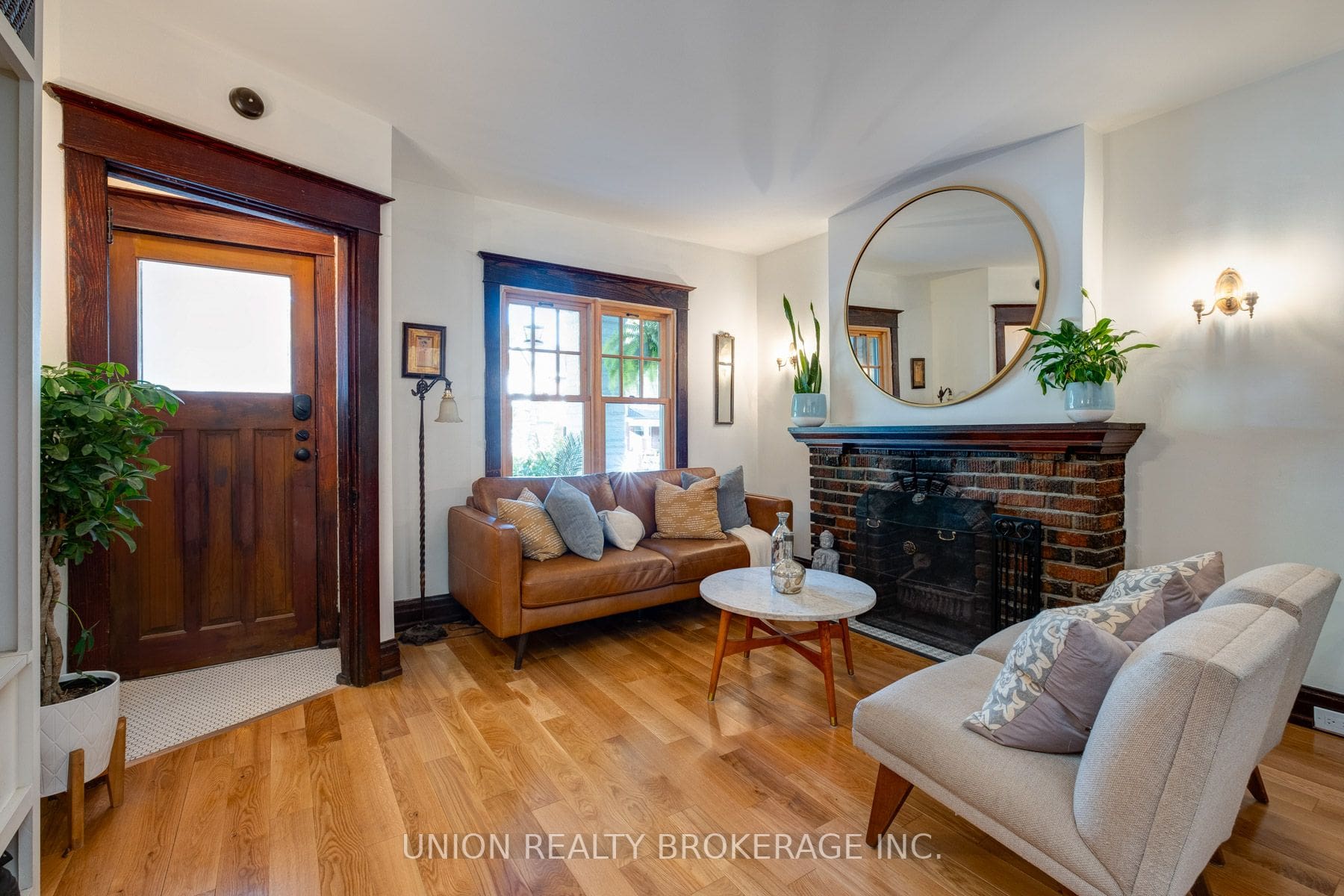 260 Silver Birch Avenue DeClute Real Estate