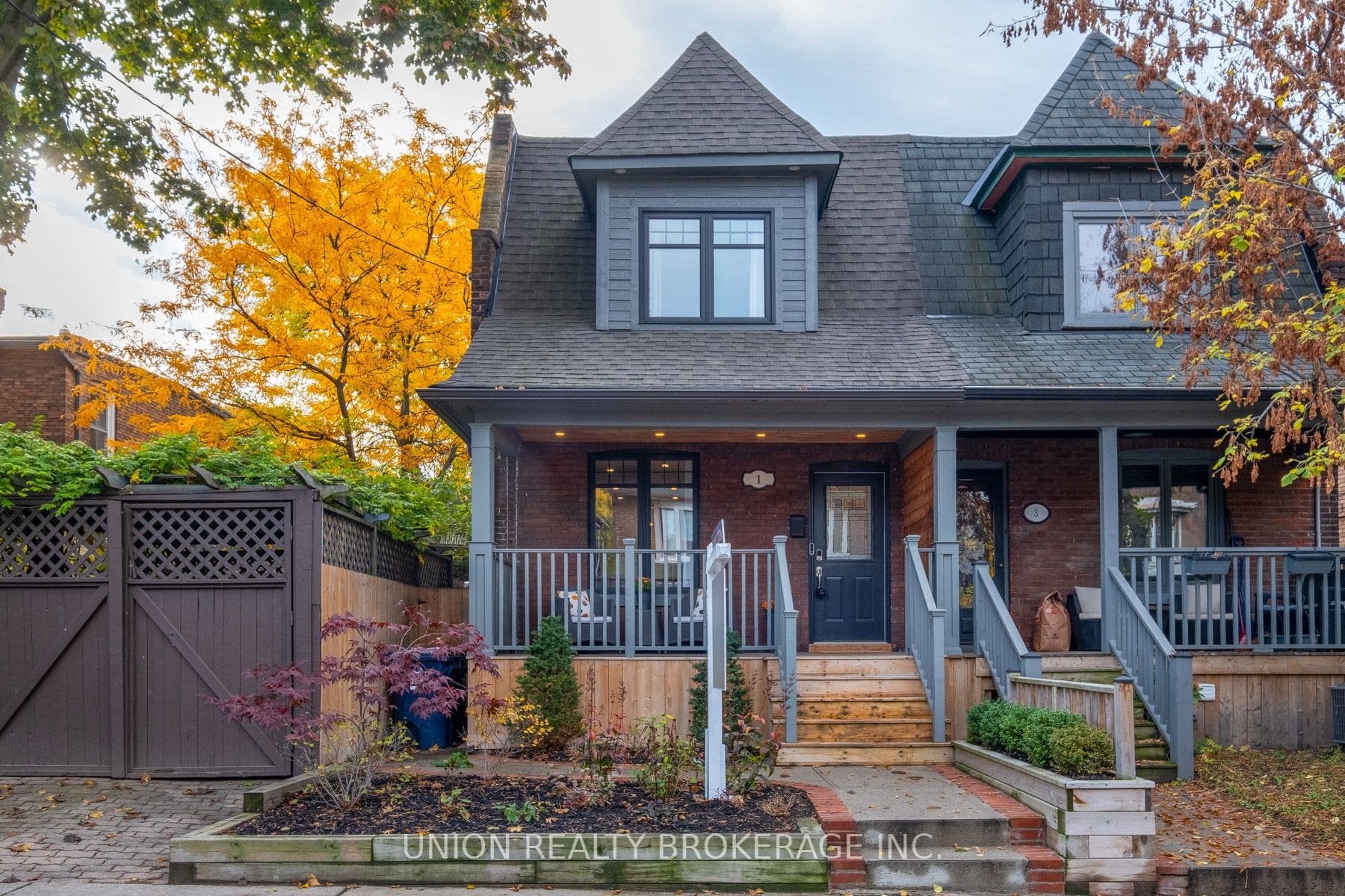 1 Neepawa Avenue DeClute Real Estate