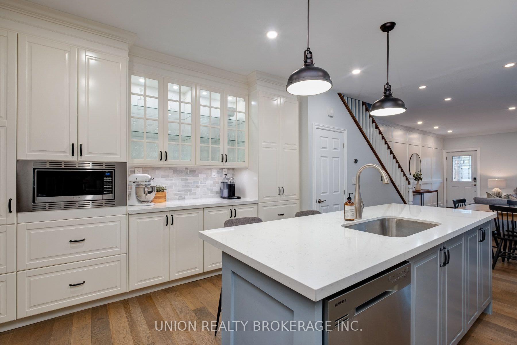 1 Neepawa Avenue DeClute Real Estate