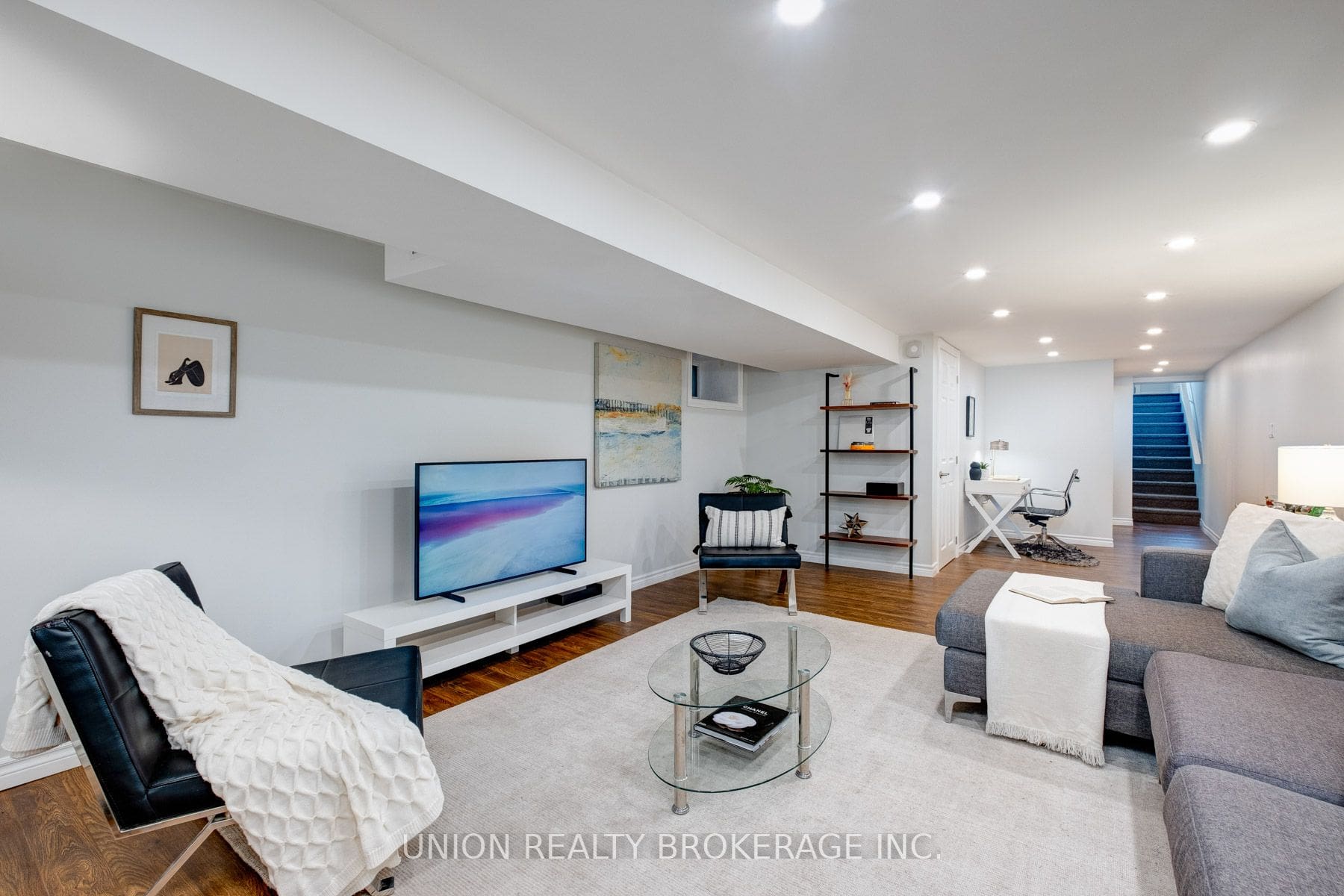 1 Neepawa Avenue DeClute Real Estate