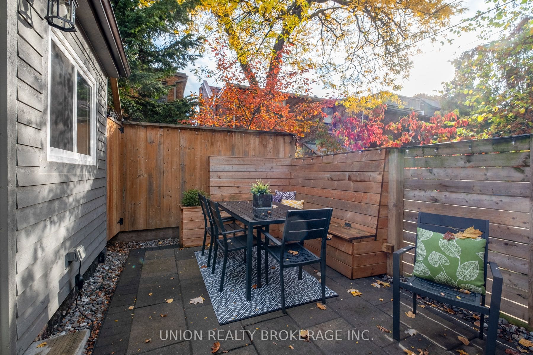 1 Neepawa Avenue DeClute Real Estate