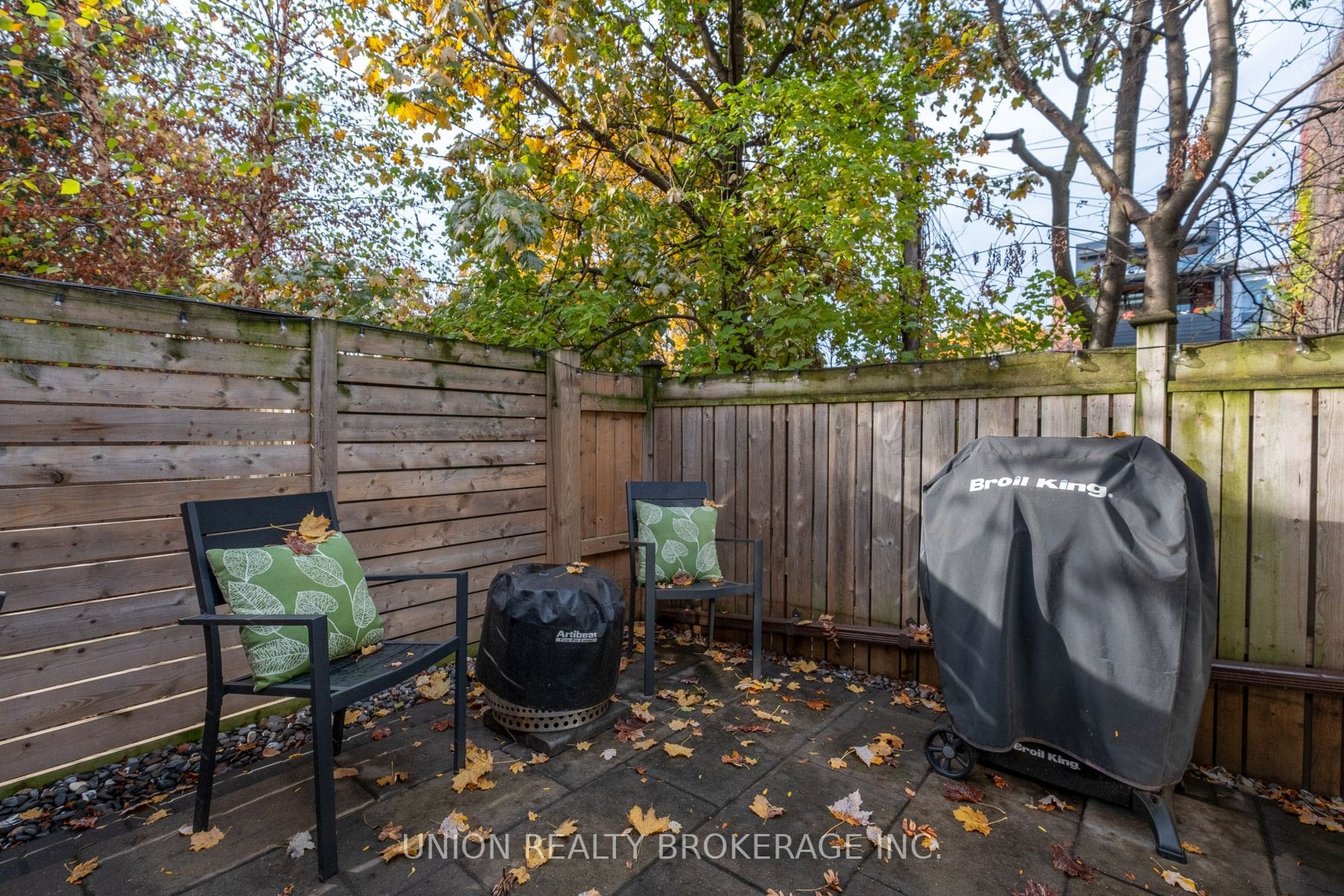 1 Neepawa Avenue DeClute Real Estate