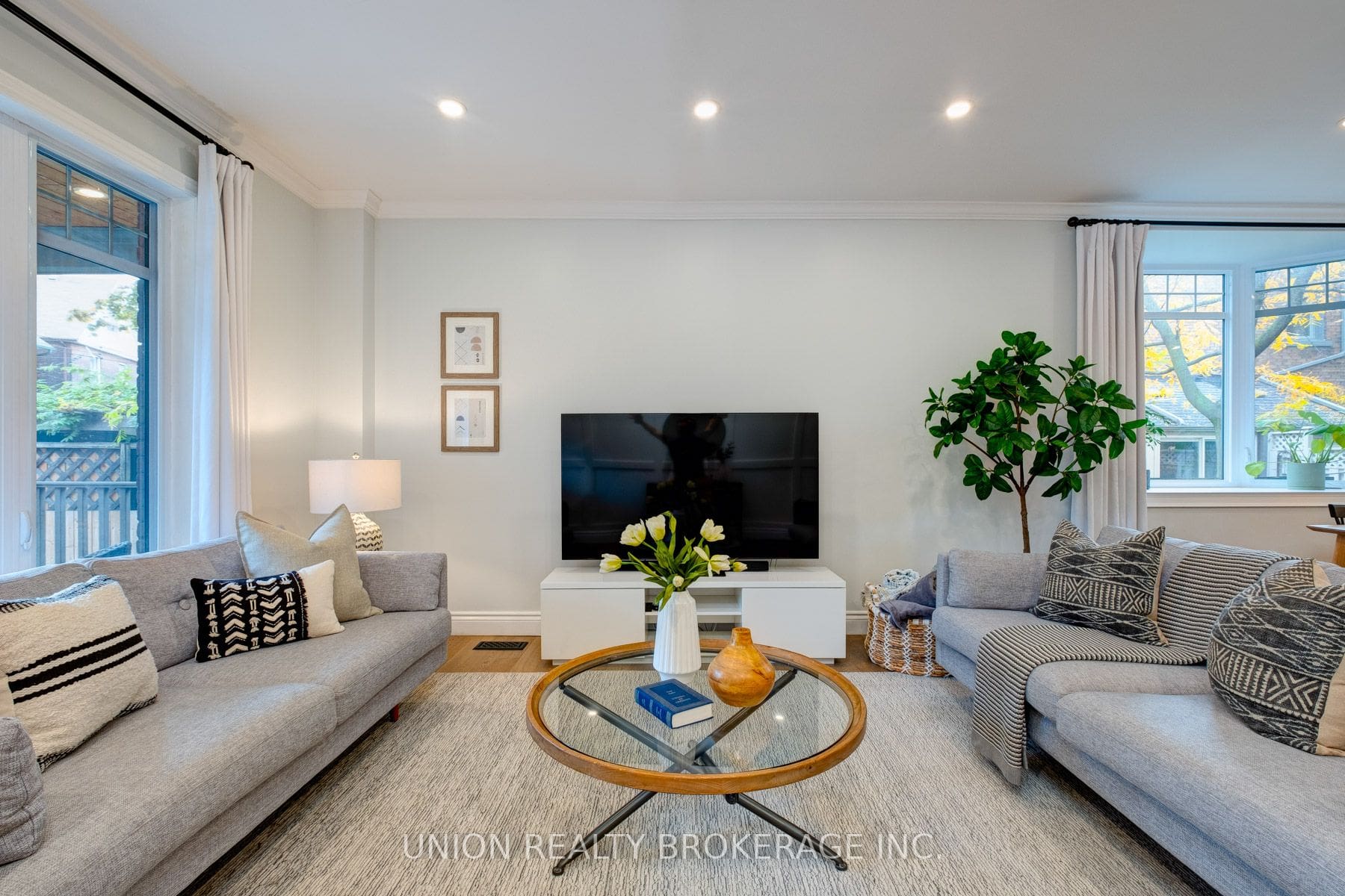 1 Neepawa Avenue DeClute Real Estate