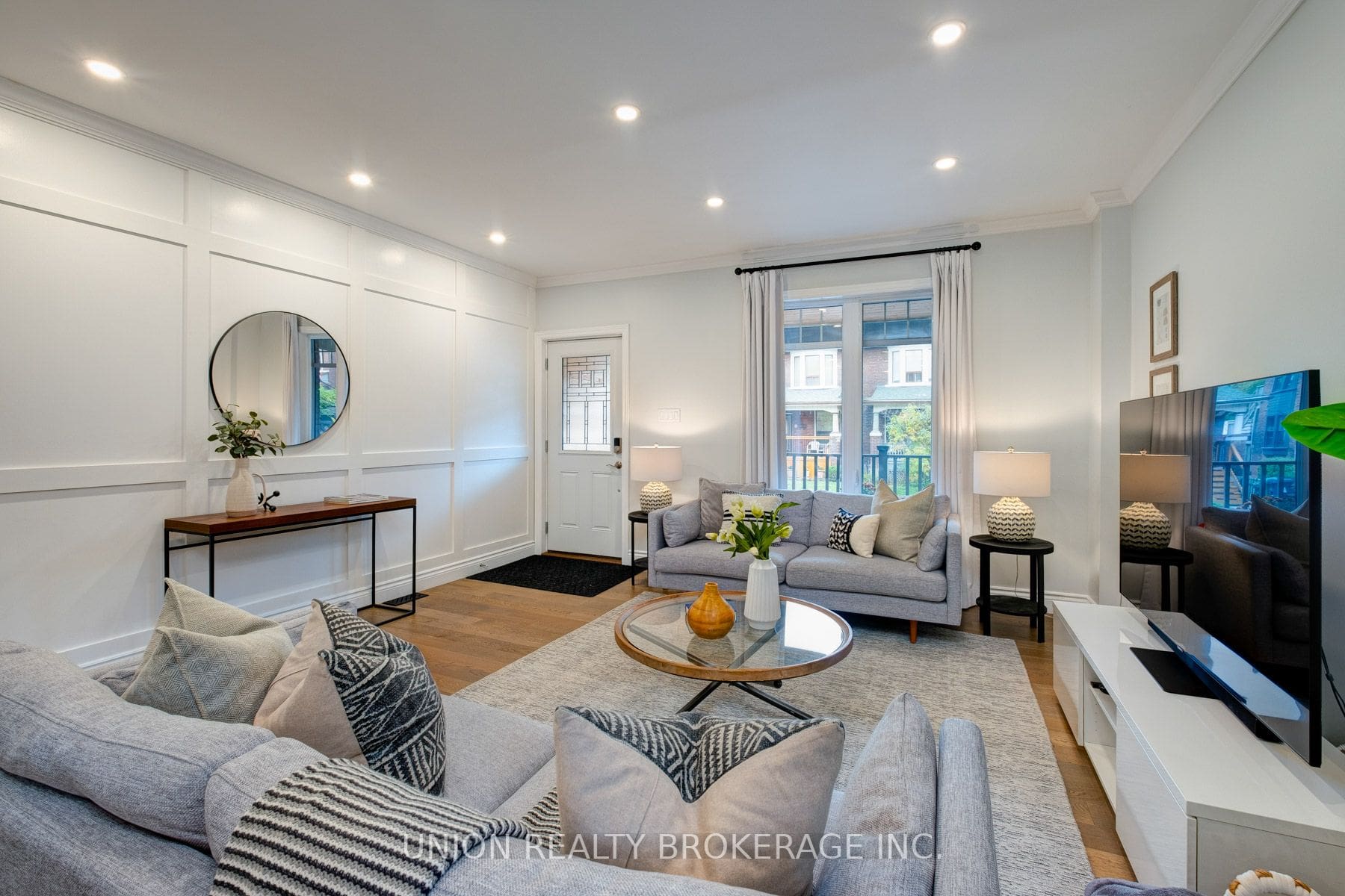 1 Neepawa Avenue DeClute Real Estate