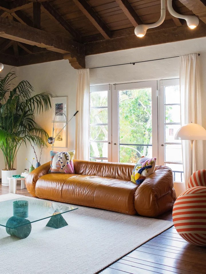 Pros and Cons of Floor Couches Decoholic