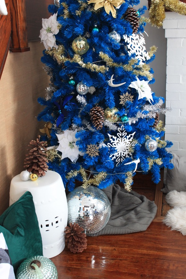 How to Decorate a Blue Christmas Tree » Decor Adventures