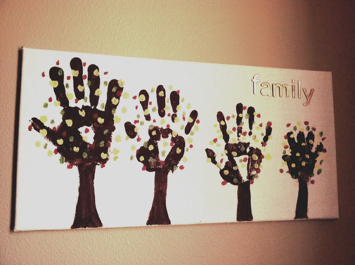 15+ Keepsakes Made With Family Handprint Ideas