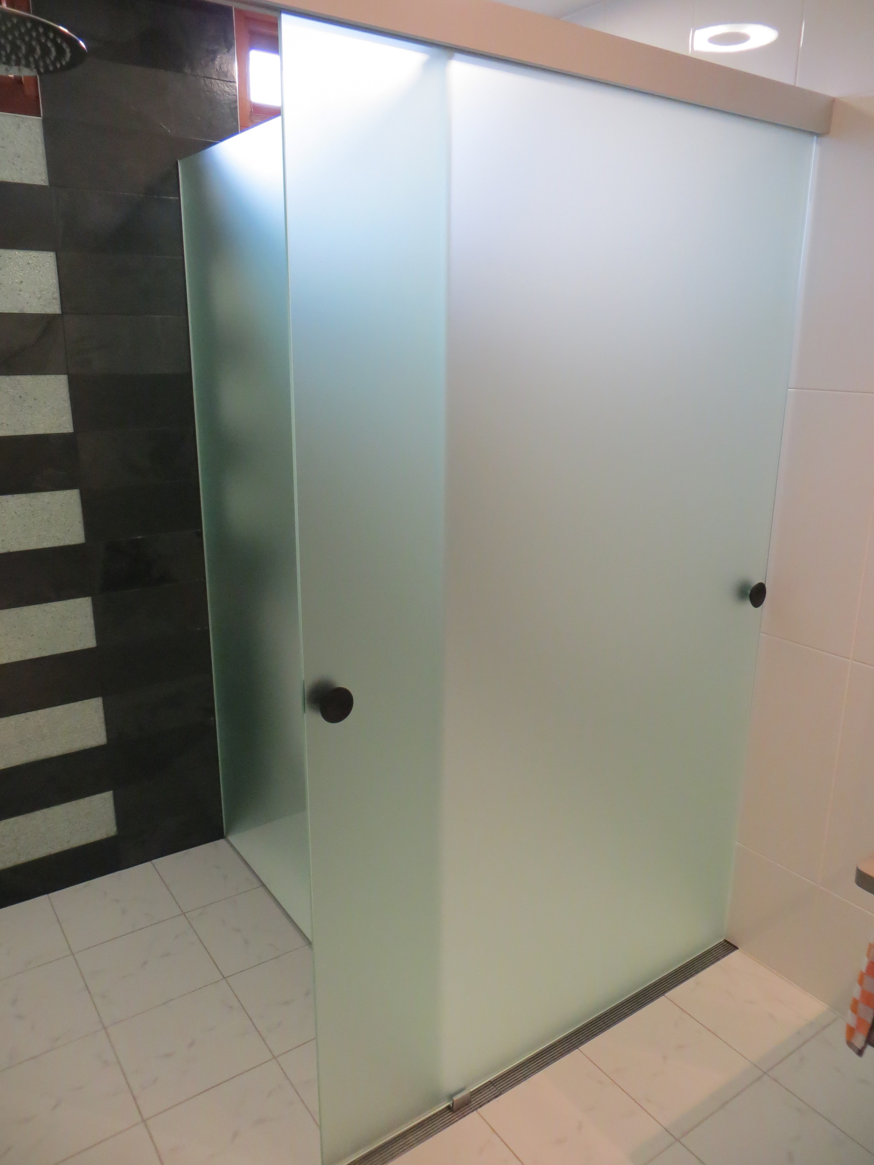 Bathroom Glass Decorative Glass & Aluminium Pty Ltd