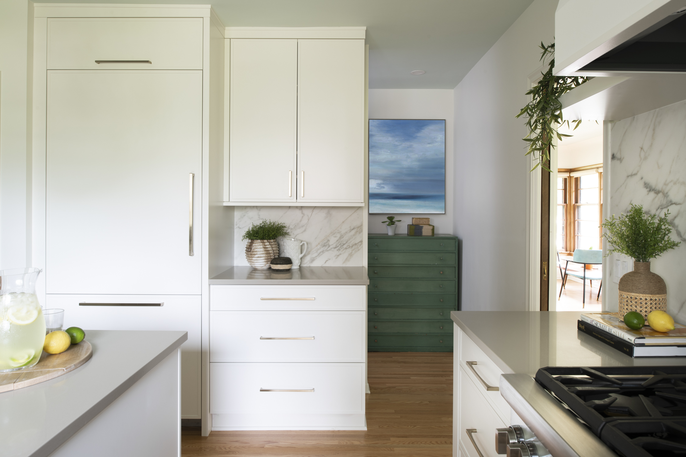 What is a Transitional Kitchen? Here’s Our Ultimate Style Guide