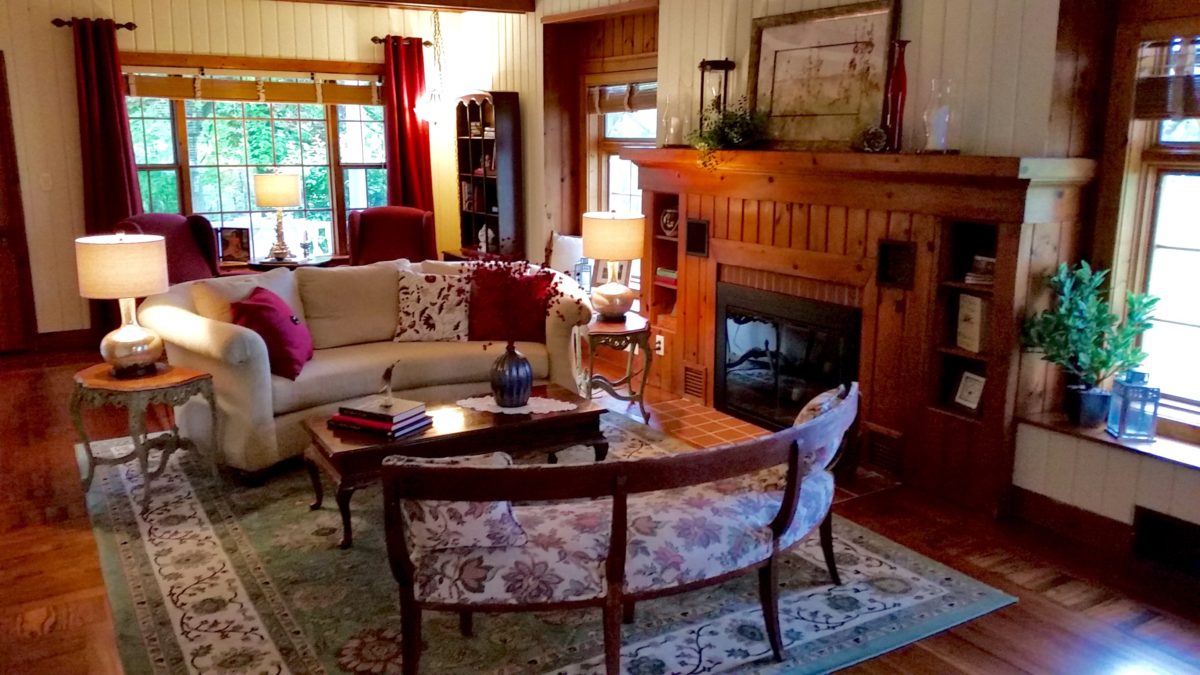 UGLY BEFORE IT'S PRETTY Decor Designs, Inc.